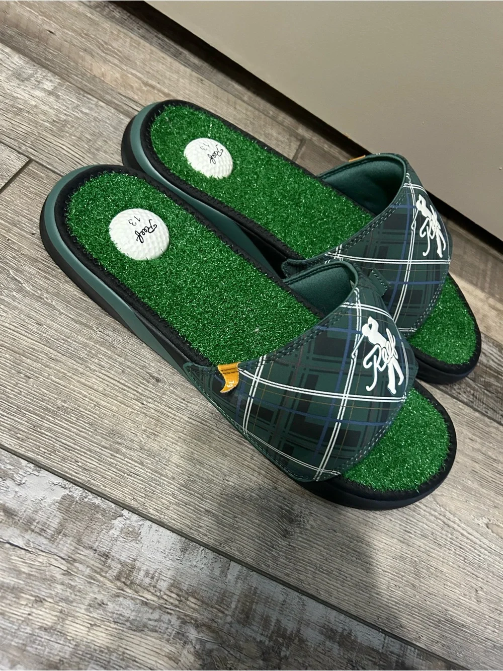 Reef Gold Tartan Green Plaid Slide Sandals grass turf insole Golf ball